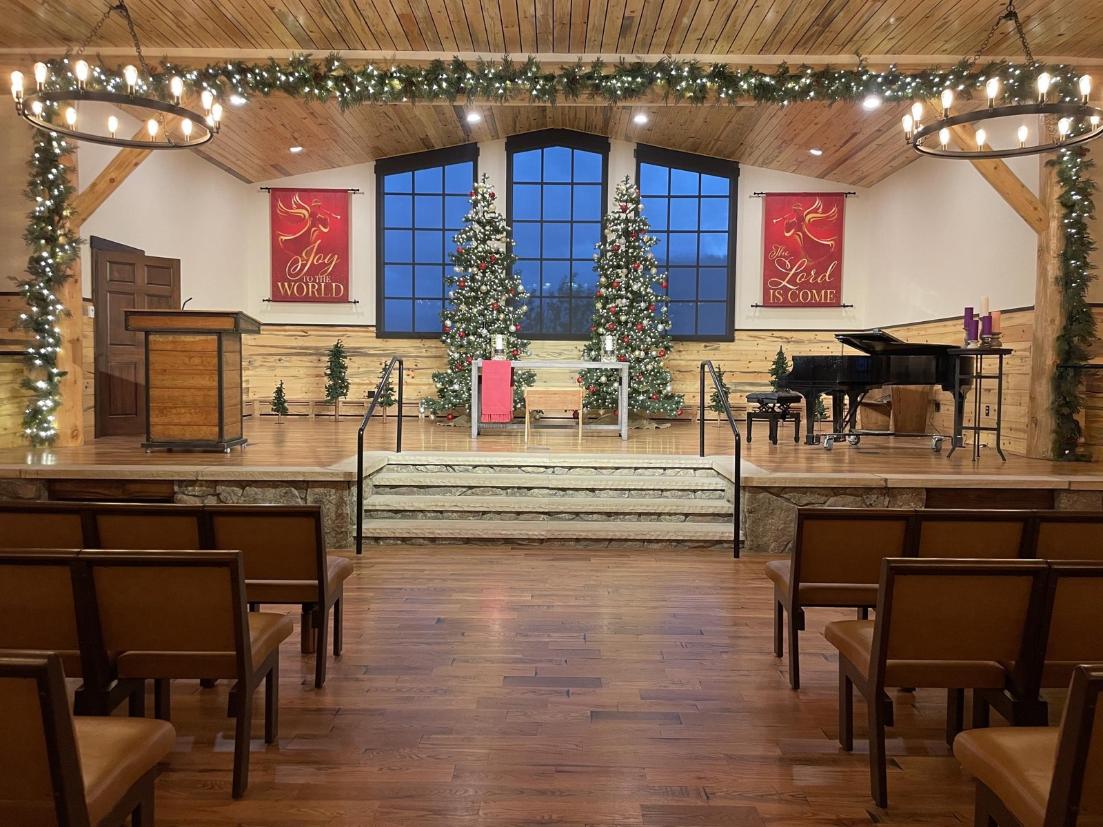 Hyde Chapel decorated for Christmas in July!
